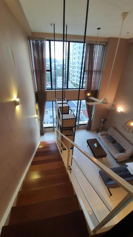 Apartment Sunrise Gurney By Iz